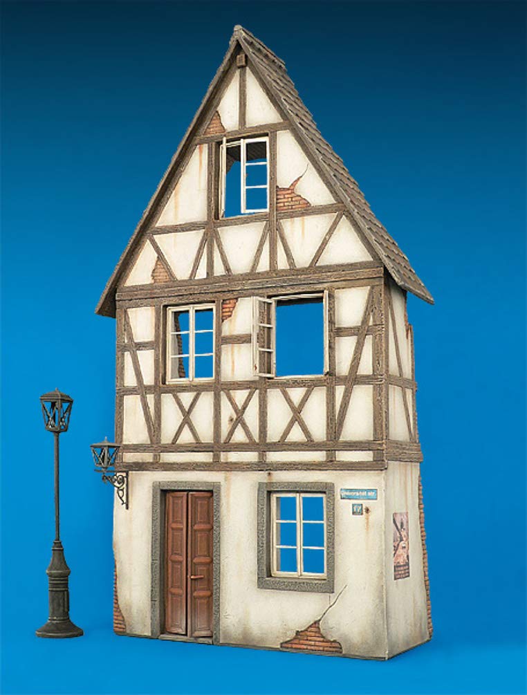 Amazon | ミニアート 1/35 ドイツの農村の家 ジオラマ